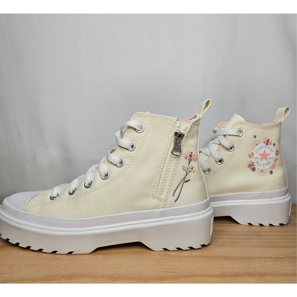 Converse Youth CTAS Lugged Lift Hit Tops Size 6 Cream A10268C NWT - Picture 2 of 8